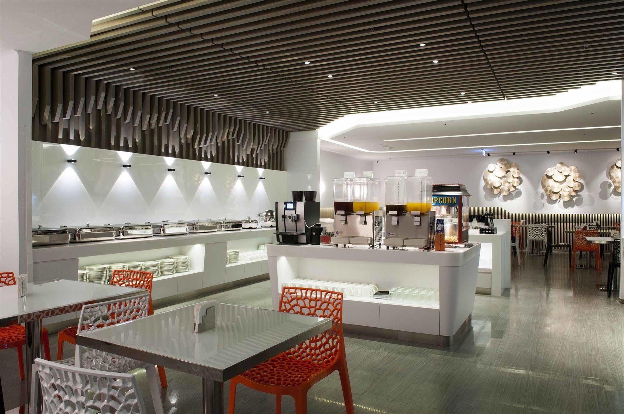 Royal Hotel Group- Central Park Branch Kaohsiung Buitenkant foto