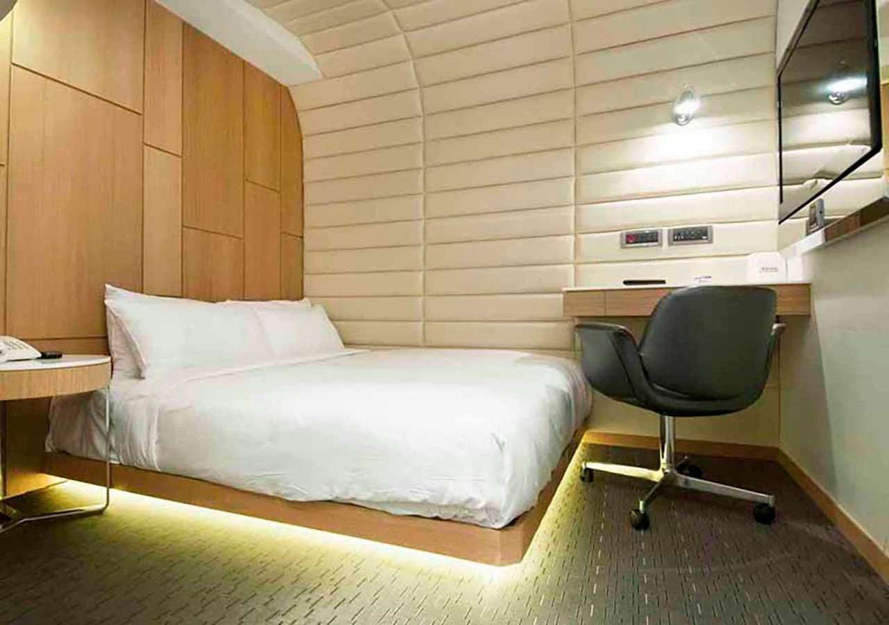 Royal Hotel Group- Central Park Branch Kaohsiung Buitenkant foto